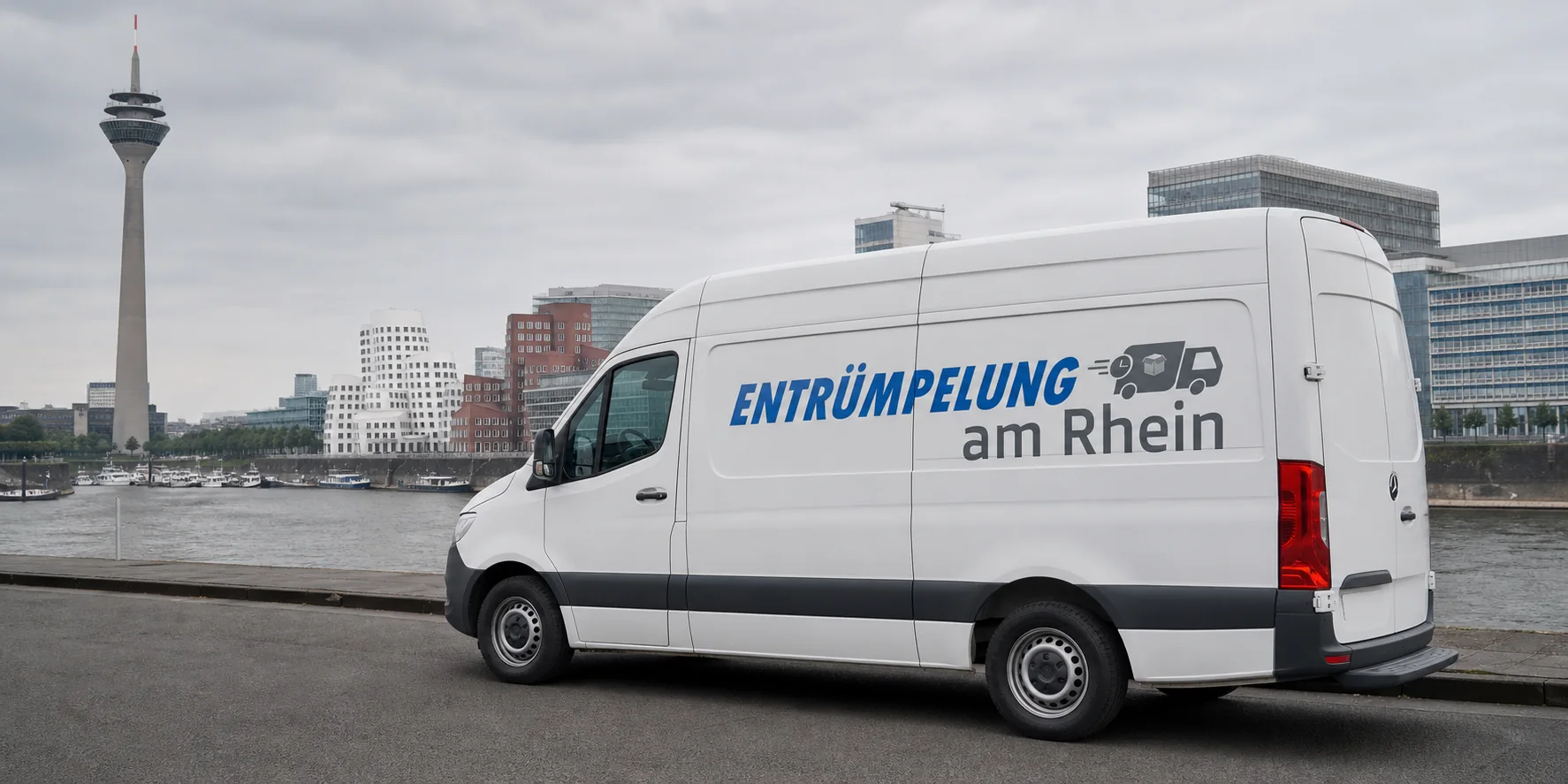 Beschrifteter Sprinter von Entrümpelung am Rhein in Düsseldorf